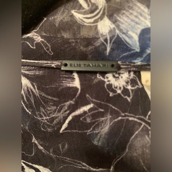 Elie Tahari Verda Black/Blue Floral Sheer Ruffle Silk Blouse Size M - Picture 3 of 7